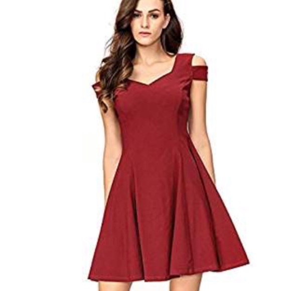 Beautiful woman cold shoulder cocktail dress - Picture 2 of 8